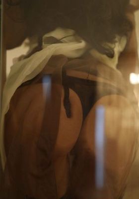 公车上双乳被两男人夹击电影_蓝光原盘在线观看