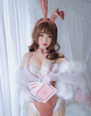 深夜趁美女熟睡VK脚_BT种子下载