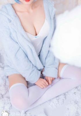 一层一层的剥掉你的衣服_DVD免费观看