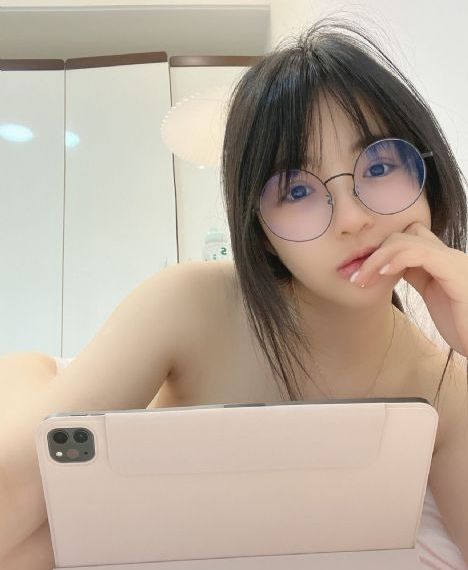 一边摸一边做一边呻吟_BD日韩电影在线